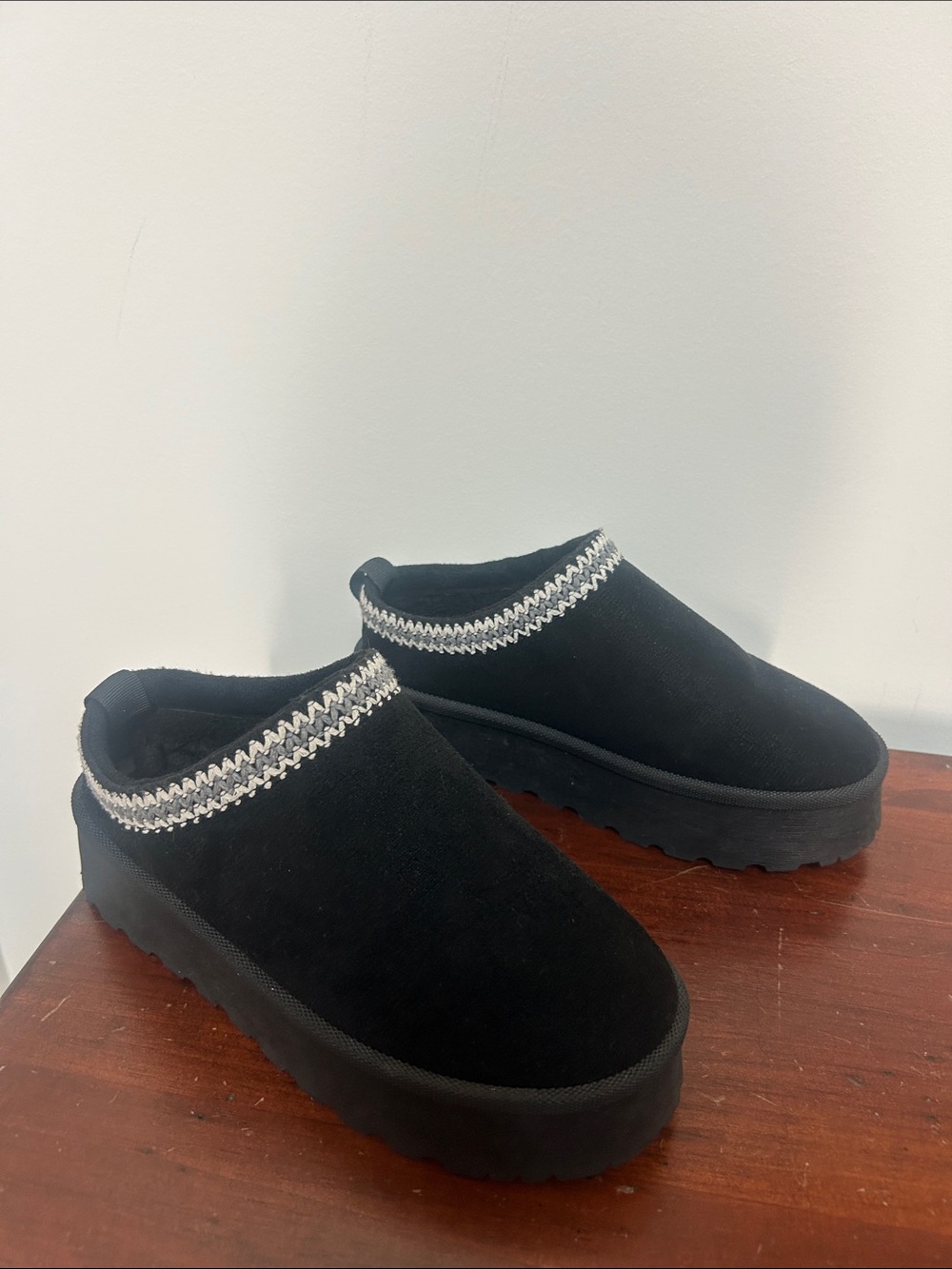 Black Slip-On Platform Mule with Contrast Trim size 7 - Picture 1 of 4
